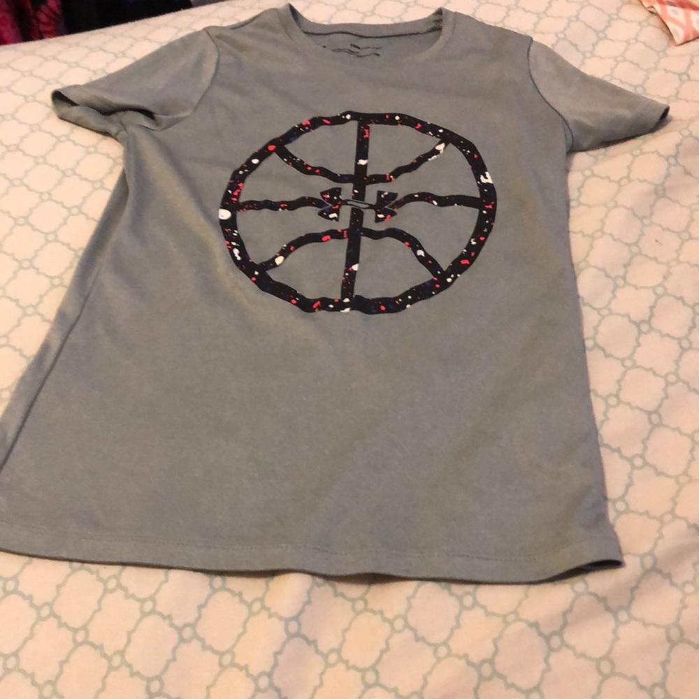 Grey short sleeve shirt UA